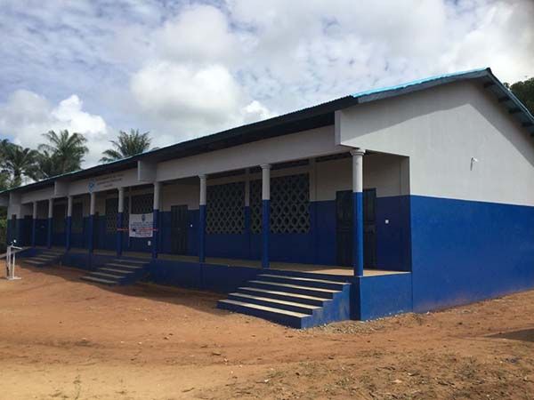 Depuis 2014, l'association MJ pour l'Enfance oeuvre au Togo et en Afrique pour l'éducation des jeunes enfants via la construction d'école 