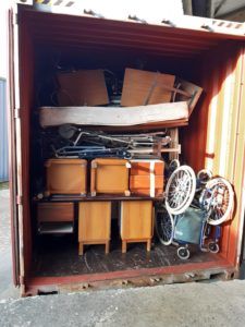 Envoi de 2 containers de matériel médical au Togo