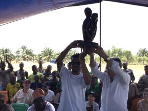 Remise d’un cadeau de la Mairie d’IFANGNI