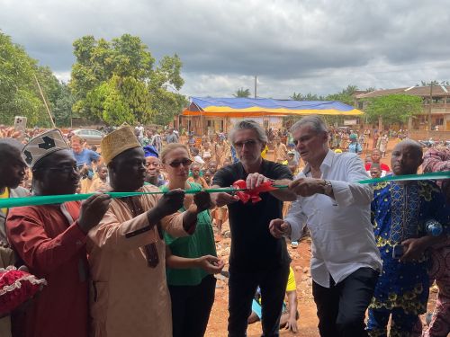 INAUGURATION D'UNE ÉCOLE A DAAGBE NAGOT - IFANGNI