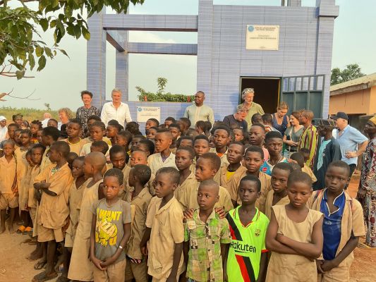 Inauguration d'un château d'eau et deux puits à GUEKOUMEDE, commune de ZÉ