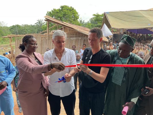 Inauguration d'une école à COLLI, Commune de TOFFO