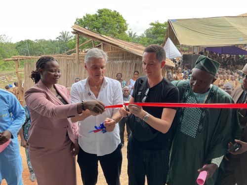 Inauguration d'une école à COLLI, Commune de TOFFO