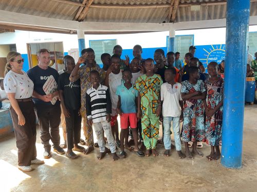 VISITE A L'ORPHELINAT AMOUR et MANON