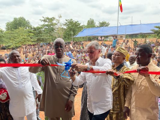 INAUGURATION D'UNE ÉCOLE A ADJAN - ZÉ